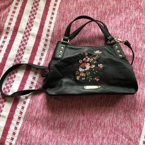 NWOT Nicole Miller Black Embroidered Flowers Purse Medium Long Short Pockets